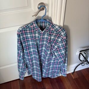 Vineyard Vines button down dress shirt